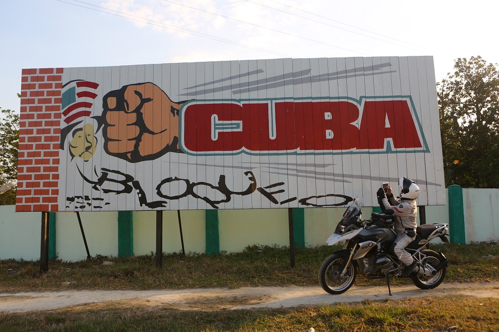 BMW che guevara mural cienfuegos motorcycle tour cuba