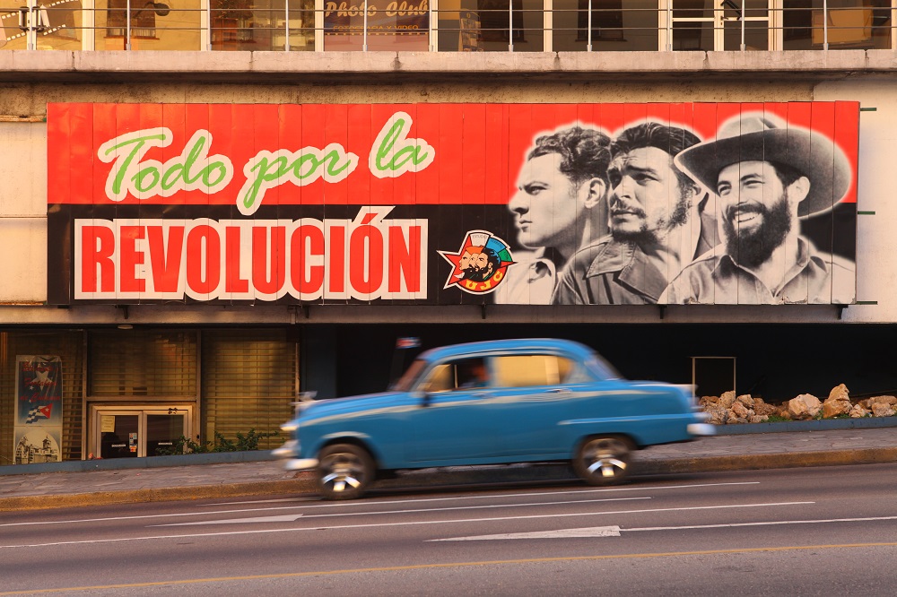 1950s classic car revolution mural havana cuba